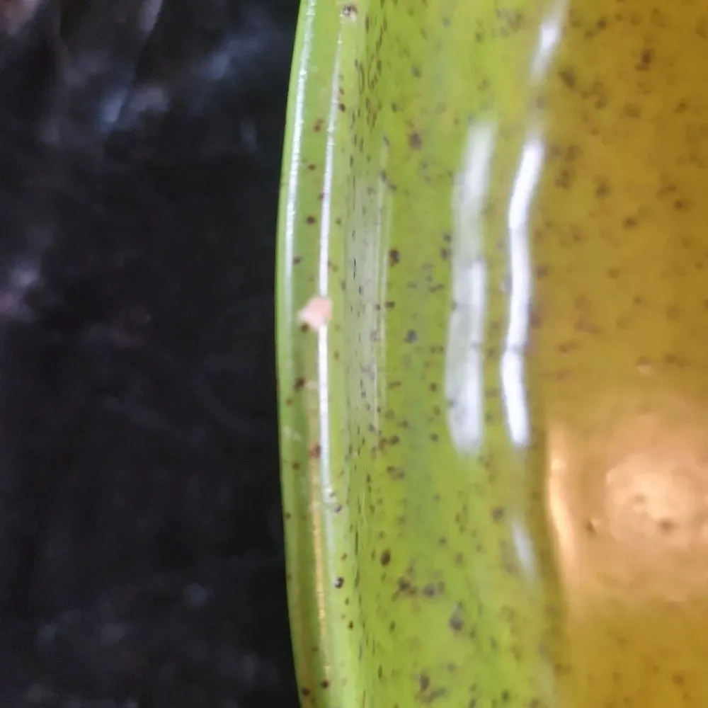 0782. 1974 ~ Vintage ~ Collectable ~ Haeger Pottery ~ Bright Green Speckled Glaz